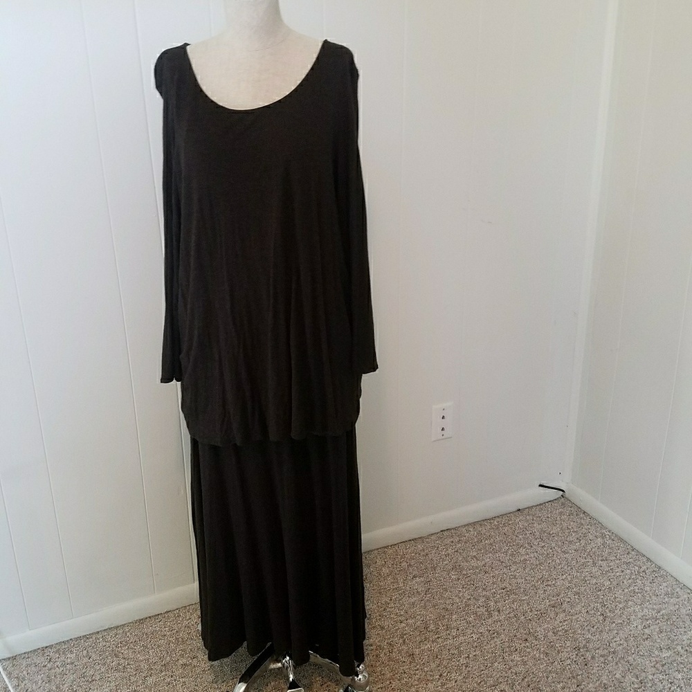Plus Size Top & Swing Skirt Set